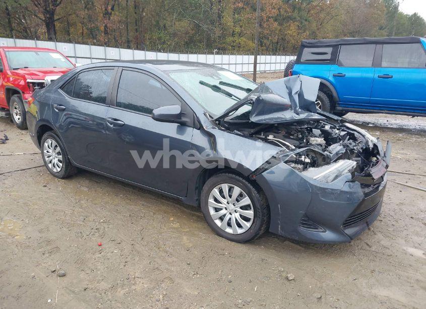 2019 Toyota Corolla LE (VIN 2T1BURHE9KC194683) main photo
