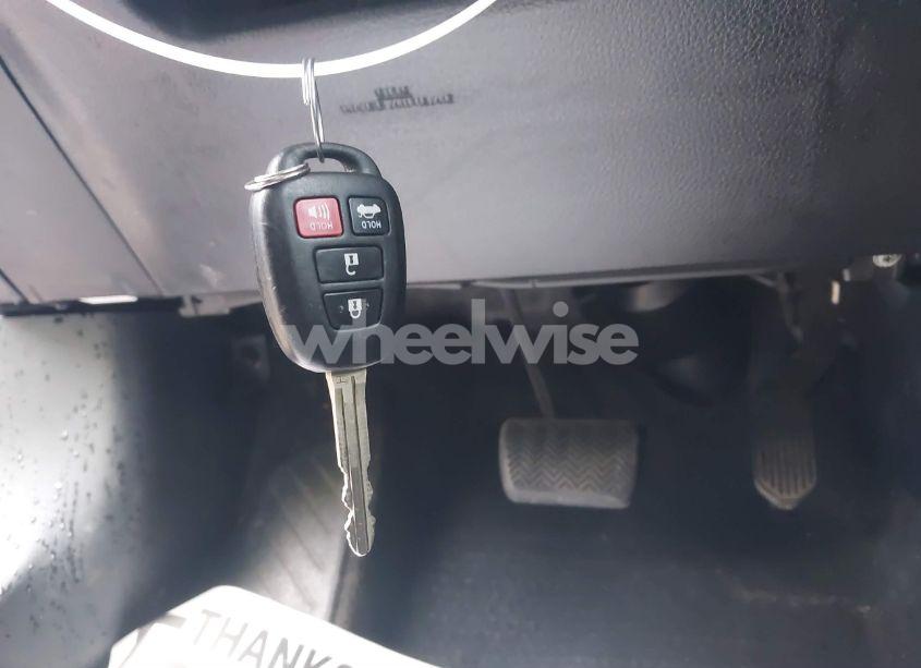 Photo 11 of 2019 Toyota Corolla LE (VIN 2T1BURHE9KC194683)