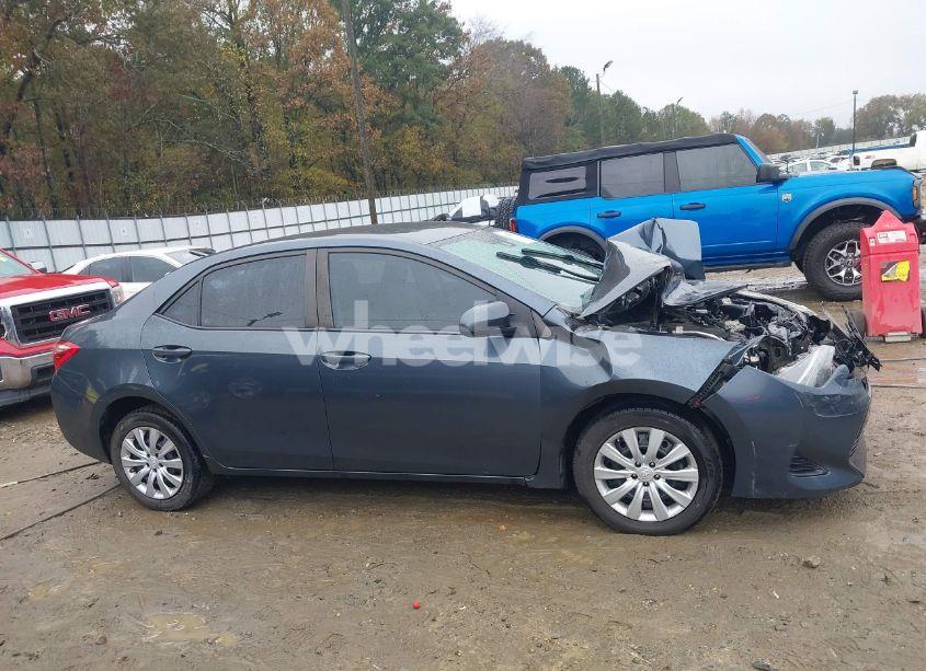 Photo 13 of 2019 Toyota Corolla LE (VIN 2T1BURHE9KC194683)