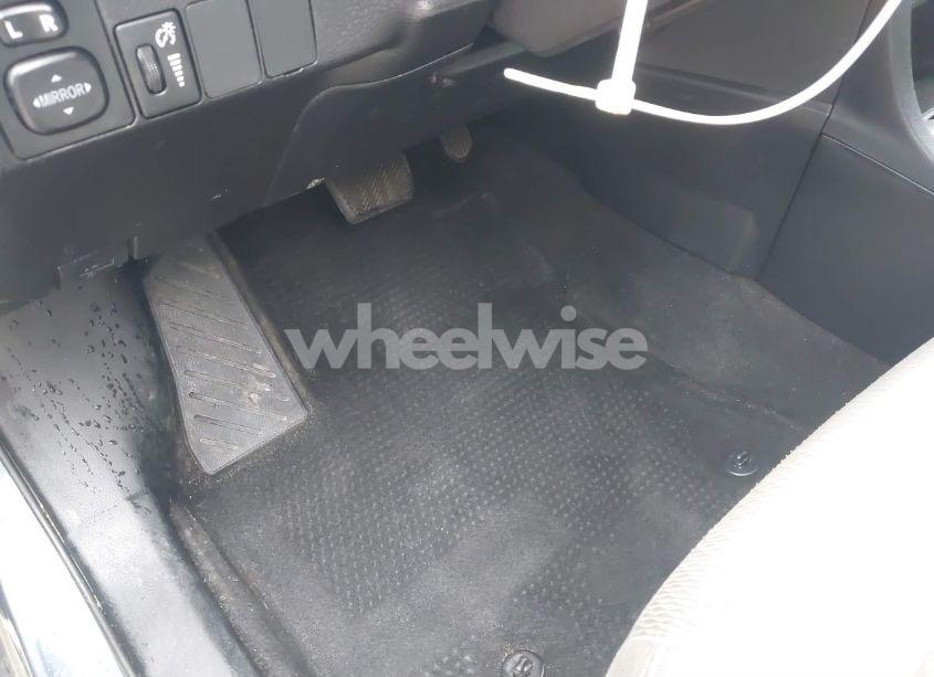 Photo 17 of 2019 Toyota Corolla LE (VIN 2T1BURHE9KC194683)