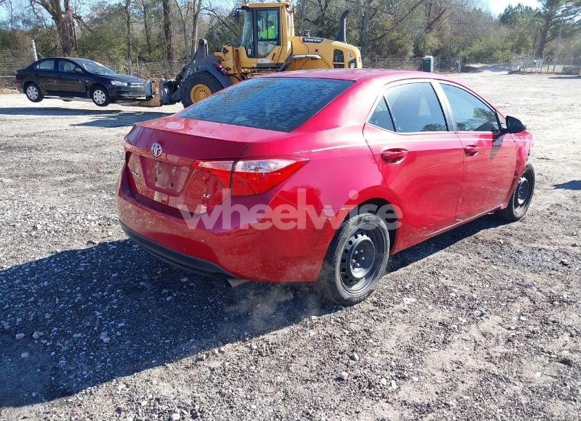 Photo 4 of 2019 Toyota Corolla LE (VIN 2T1BURHE9KC198328)