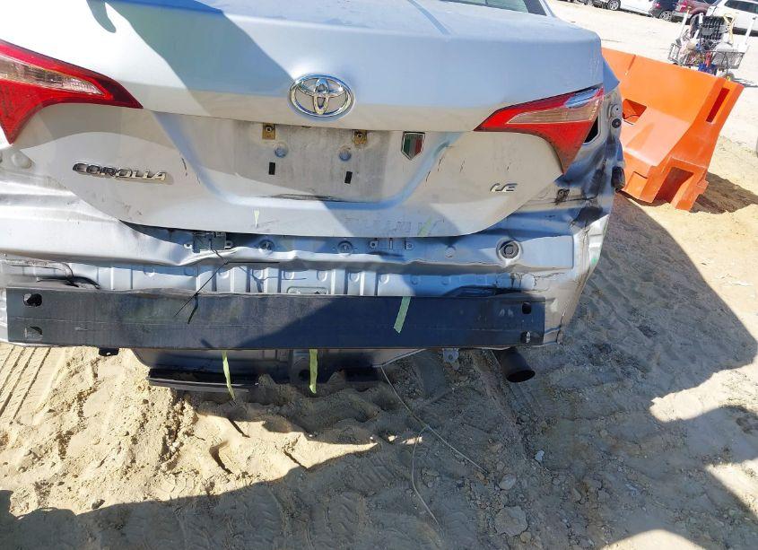 Photo 6 of 2019 Toyota Corolla LE (VIN 2T1BURHE9KC199799)