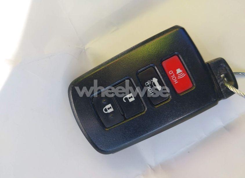 Photo 11 of 2019 Toyota Corolla (VIN 2T1BURHE9KC200773)