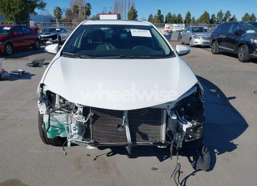 Photo 13 of 2019 Toyota Corolla (VIN 2T1BURHE9KC200773)