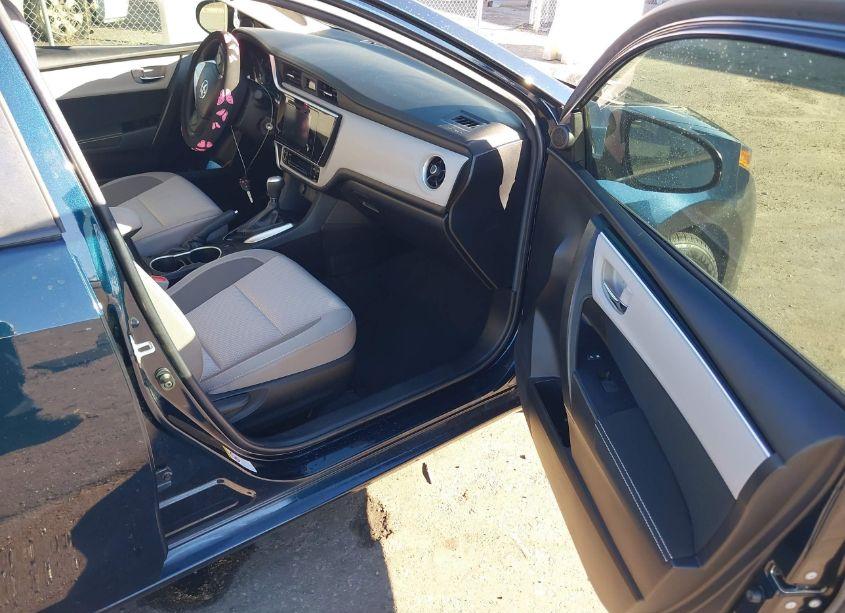 Photo 5 of 2019 Toyota Corolla L/LE/XLE/SE/XSE (VIN 2T1BURHE9KC201549)