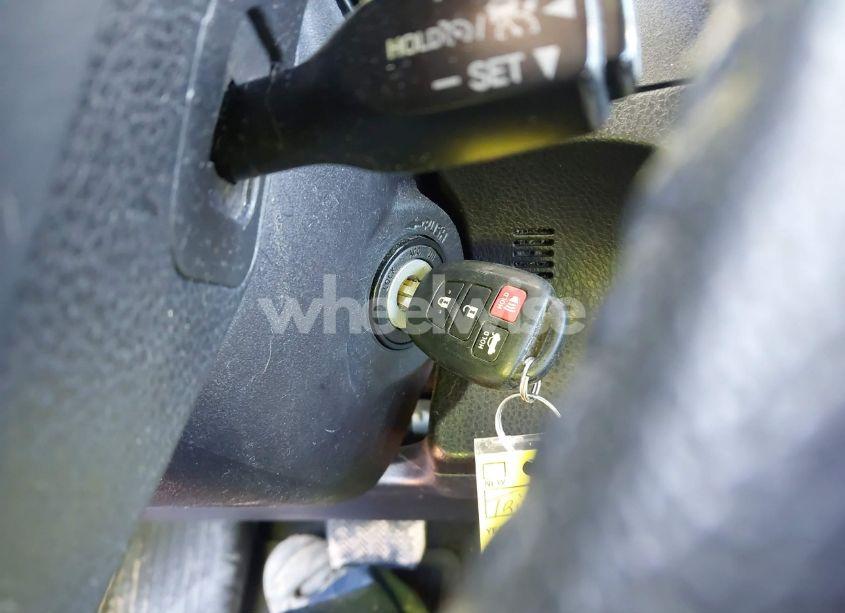 Photo 11 of 2019 Toyota Corolla SE (VIN 2T1BURHE9KC211563)