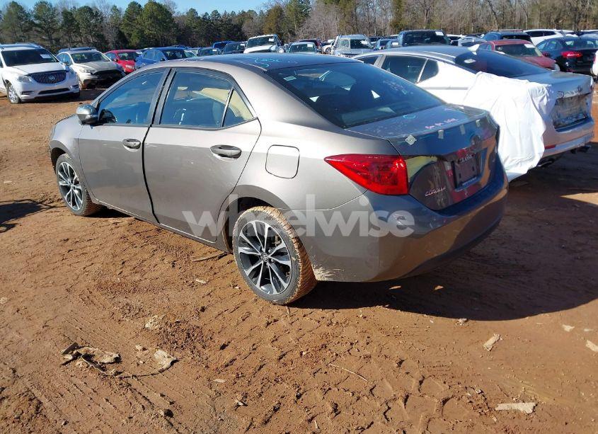 Photo 3 of 2019 Toyota Corolla SE (VIN 2T1BURHE9KC211563)