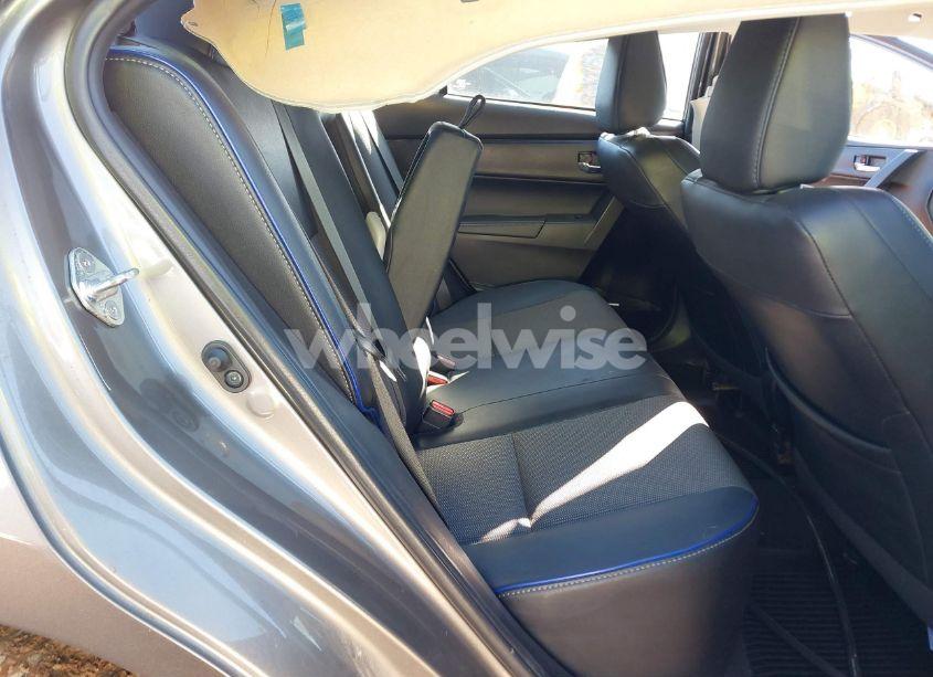 Photo 8 of 2019 Toyota Corolla SE (VIN 2T1BURHE9KC211563)