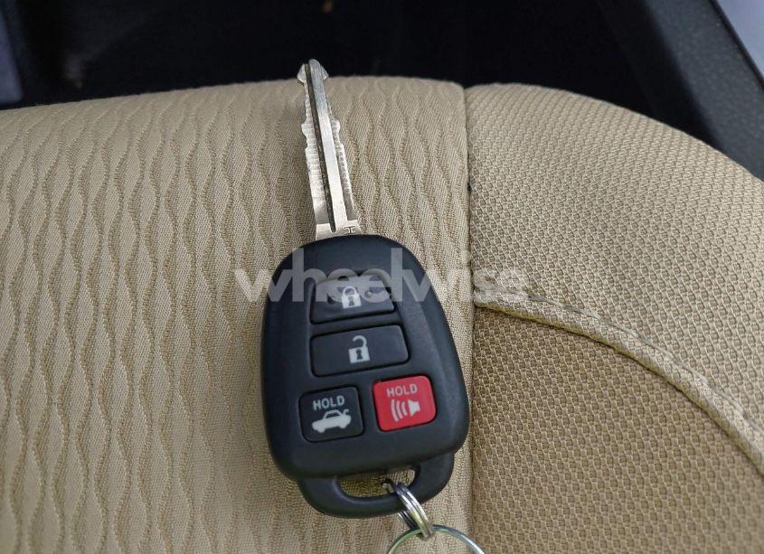 Photo 11 of 2019 Toyota Corolla LE (VIN 2T1BURHE9KC221297)