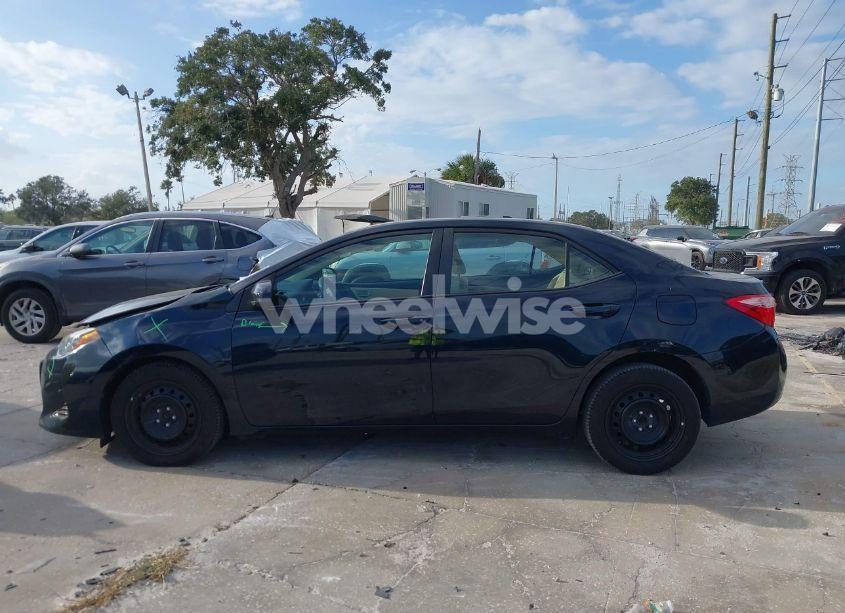 Photo 14 of 2019 Toyota Corolla LE (VIN 2T1BURHE9KC221297)