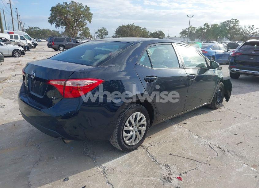 Photo 4 of 2019 Toyota Corolla LE (VIN 2T1BURHE9KC221297)