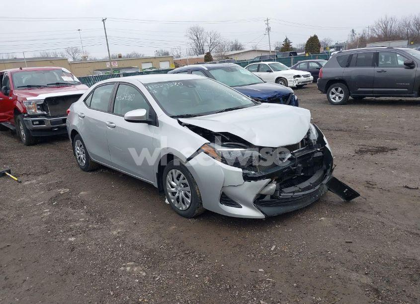 2019 Toyota Corolla LE (VIN 2T1BURHE9KC221669) main photo