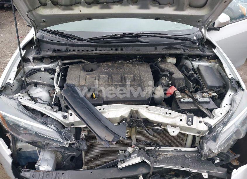 Photo 10 of 2019 Toyota Corolla LE (VIN 2T1BURHE9KC221669)