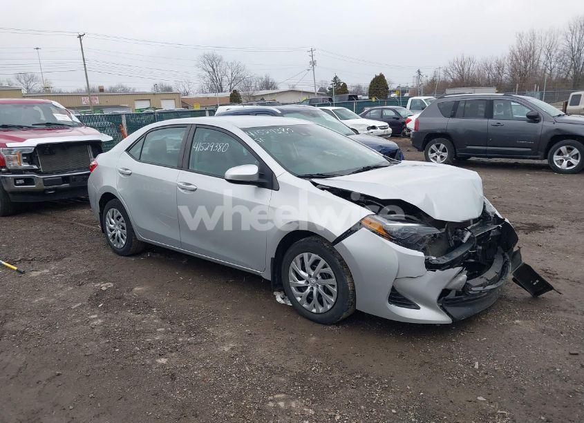 Photo 13 of 2019 Toyota Corolla LE (VIN 2T1BURHE9KC221669)