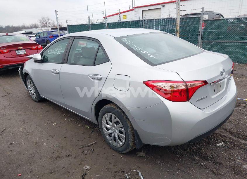 Photo 14 of 2019 Toyota Corolla LE (VIN 2T1BURHE9KC221669)