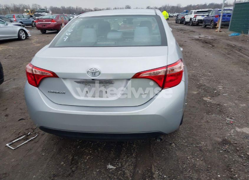 Photo 16 of 2019 Toyota Corolla LE (VIN 2T1BURHE9KC221669)