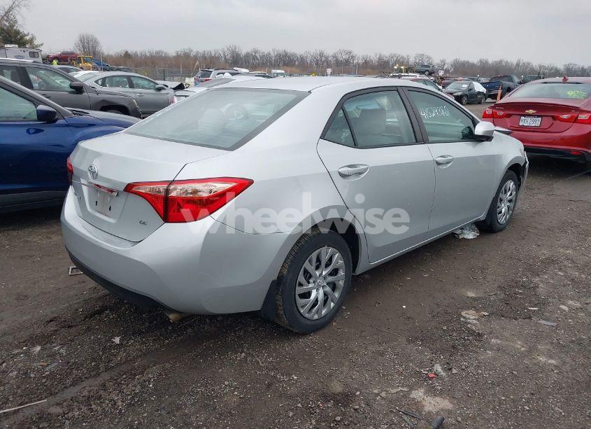 Photo 4 of 2019 Toyota Corolla LE (VIN 2T1BURHE9KC221669)