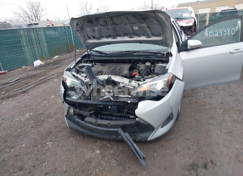 Photo 6 of 2019 Toyota Corolla LE (VIN 2T1BURHE9KC221669)