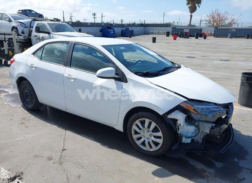 2019 Toyota Corolla LE (VIN 2T1BURHE9KC239122) main photo