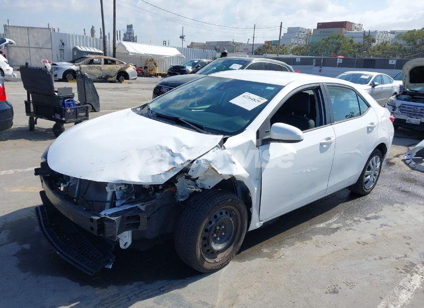 Photo 2 of 2019 Toyota Corolla LE (VIN 2T1BURHE9KC239122)