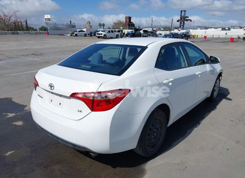 Photo 4 of 2019 Toyota Corolla LE (VIN 2T1BURHE9KC239122)