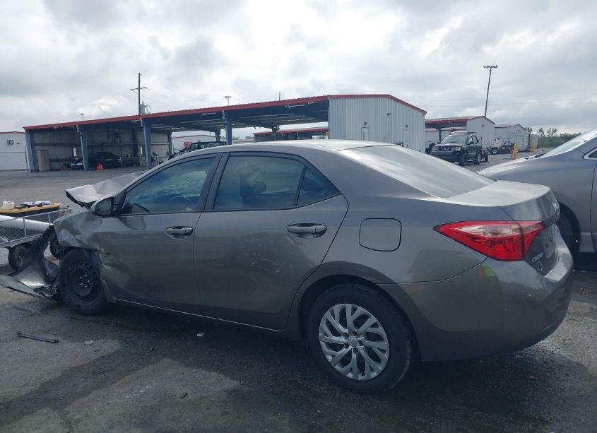 Photo 14 of 2019 Toyota Corolla LE (VIN 2T1BURHE9KC241596)