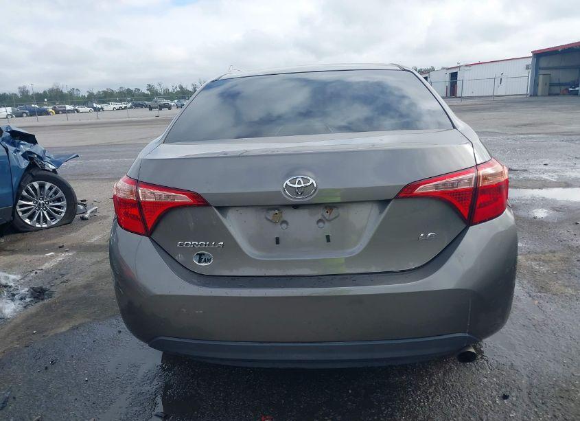 Photo 16 of 2019 Toyota Corolla LE (VIN 2T1BURHE9KC241596)