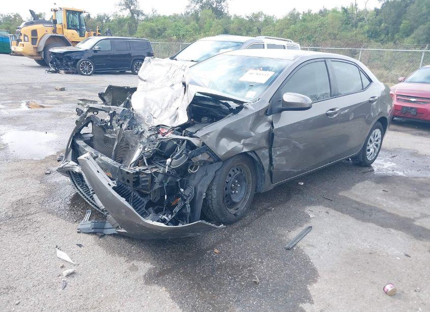 Photo 2 of 2019 Toyota Corolla LE (VIN 2T1BURHE9KC241596)