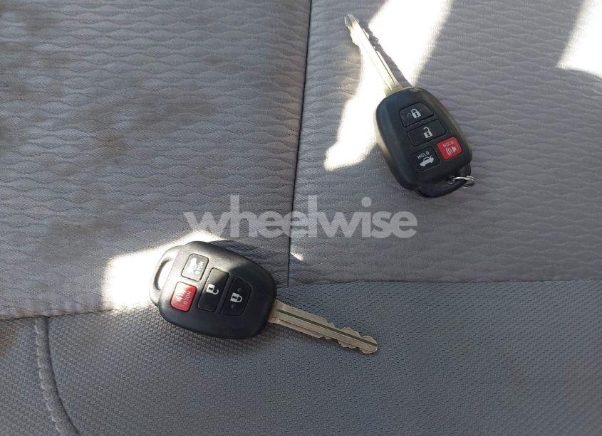 Photo 11 of 2014 Toyota Corolla LE (VIN 2T1BURHEXEC093124)