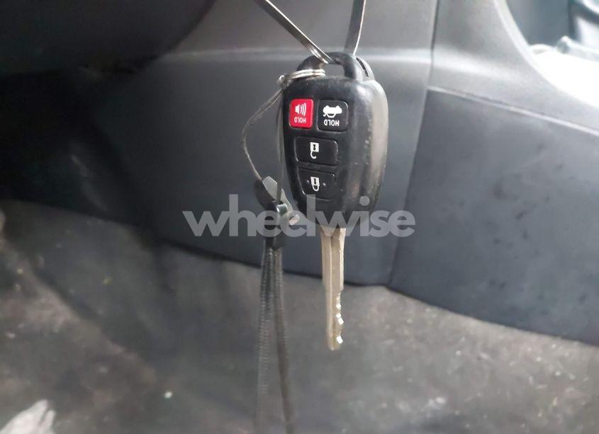 Photo 11 of 2014 Toyota Corolla LE (VIN 2T1BURHEXEC127952)