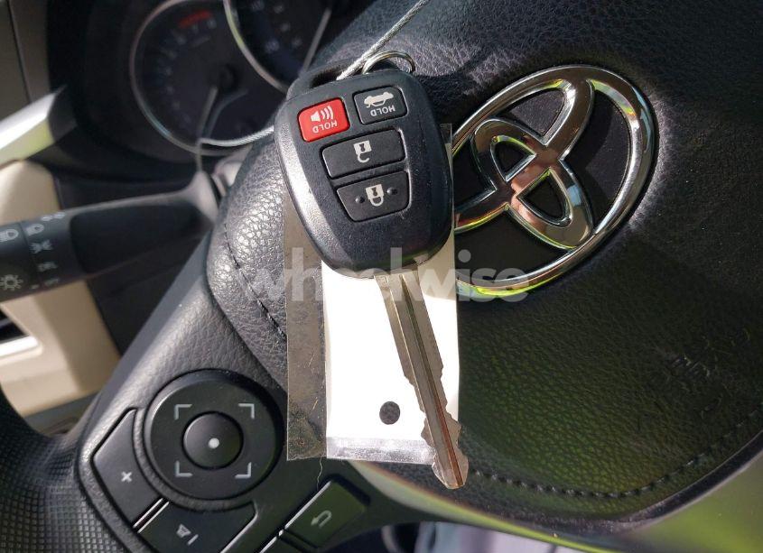 Photo 11 of 2014 Toyota Corolla LE (VIN 2T1BURHEXEC211432)