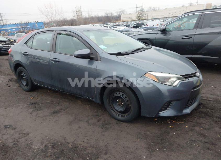 2015 Toyota Corolla LE (VIN 2T1BURHEXFC239734) main photo