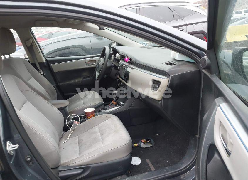 Photo 5 of 2015 Toyota Corolla LE (VIN 2T1BURHEXFC239734)
