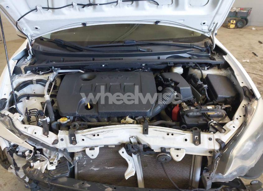 Photo 10 of 2015 Toyota Corolla LE (VIN 2T1BURHEXFC253763)