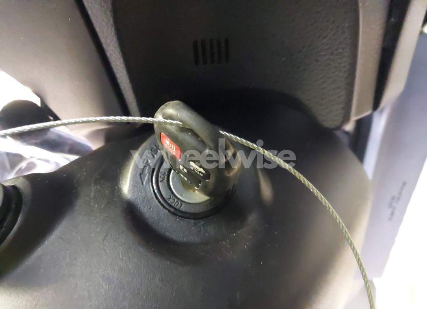 Photo 11 of 2015 Toyota Corolla LE (VIN 2T1BURHEXFC253763)