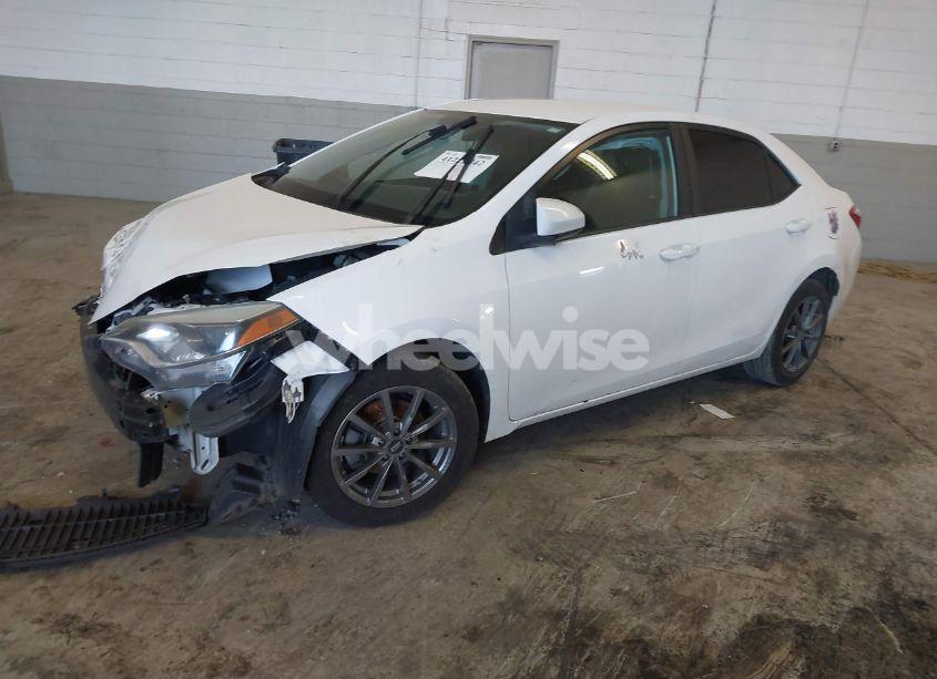 Photo 2 of 2015 Toyota Corolla LE (VIN 2T1BURHEXFC253763)