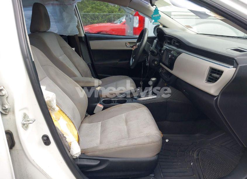 Photo 5 of 2015 Toyota Corolla LE (VIN 2T1BURHEXFC269445)