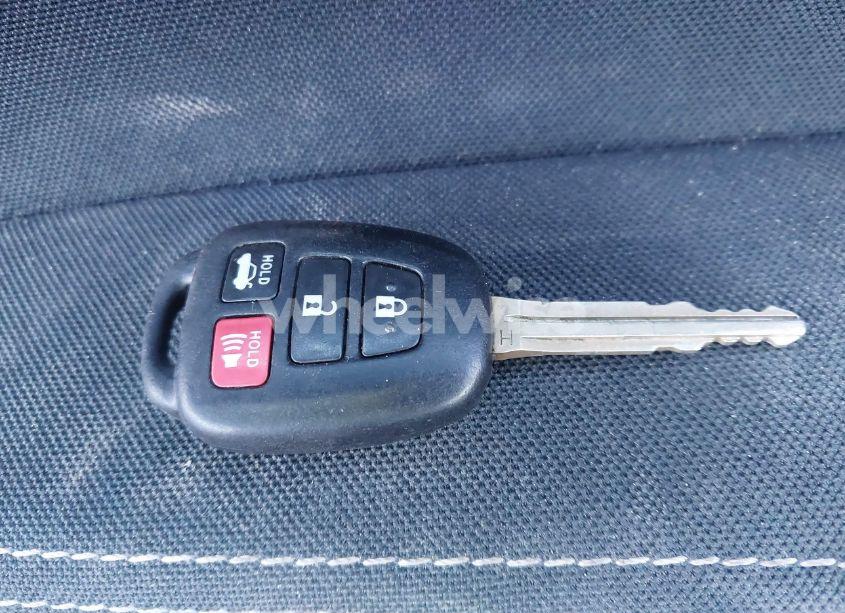 Photo 11 of 2015 Toyota Corolla LE (VIN 2T1BURHEXFC287914)