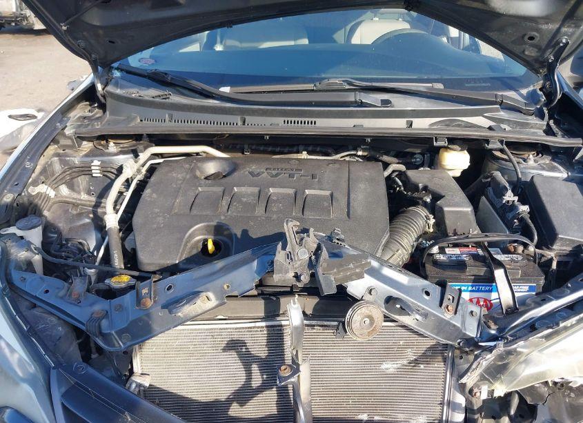 Photo 10 of 2015 Toyota Corolla LE (VIN 2T1BURHEXFC296290)