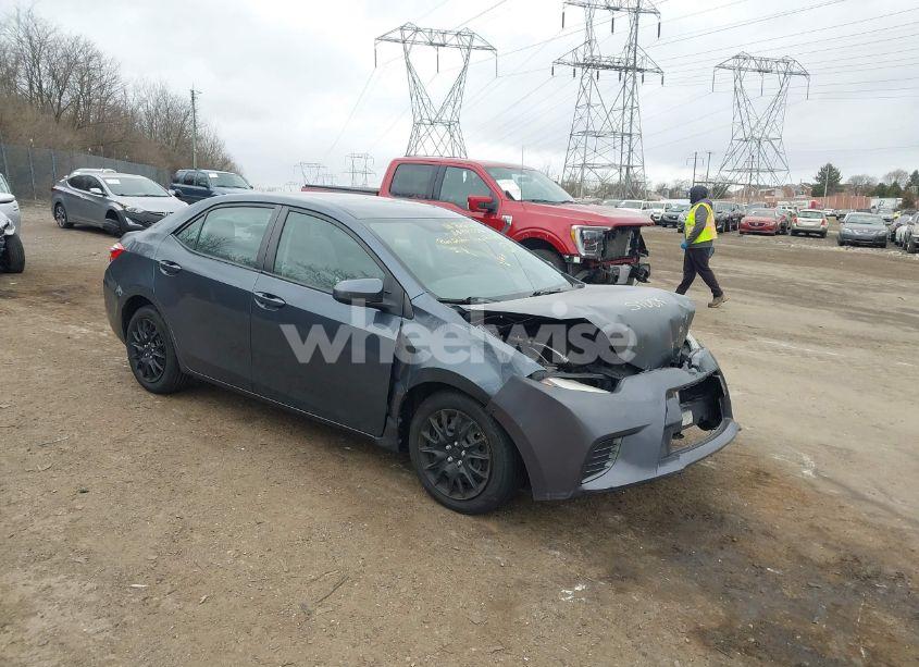 2015 Toyota Corolla LE (VIN 2T1BURHEXFC328171) main photo