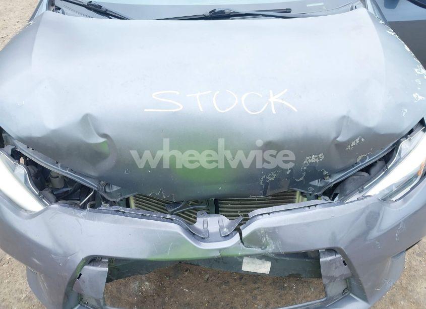 Photo 10 of 2015 Toyota Corolla LE (VIN 2T1BURHEXFC328171)