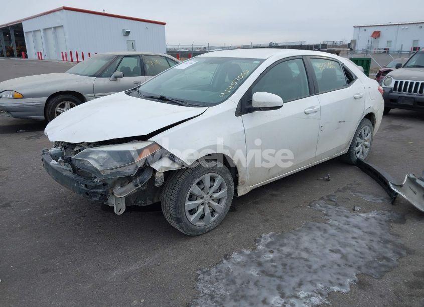 Photo 2 of 2015 Toyota Corolla LE (VIN 2T1BURHEXFC332690)
