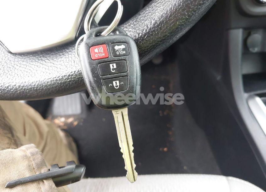 Photo 11 of 2015 Toyota Corolla LE (VIN 2T1BURHEXFC365169)