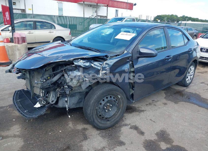Photo 2 of 2015 Toyota Corolla LE (VIN 2T1BURHEXFC366242)