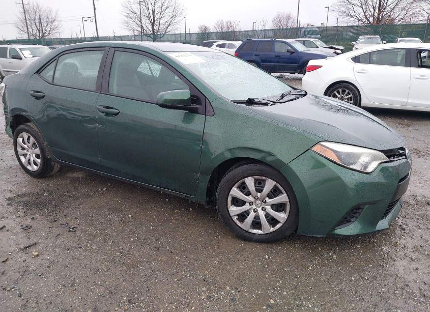 2015 Toyota Corolla LE (VIN 2T1BURHEXFC386071) main photo