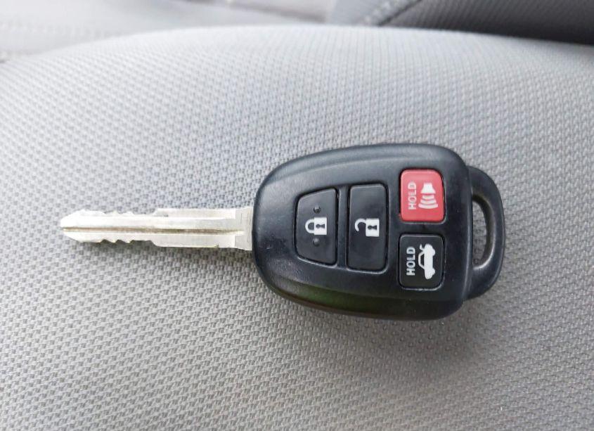 Photo 11 of 2015 Toyota Corolla LE (VIN 2T1BURHEXFC394168)