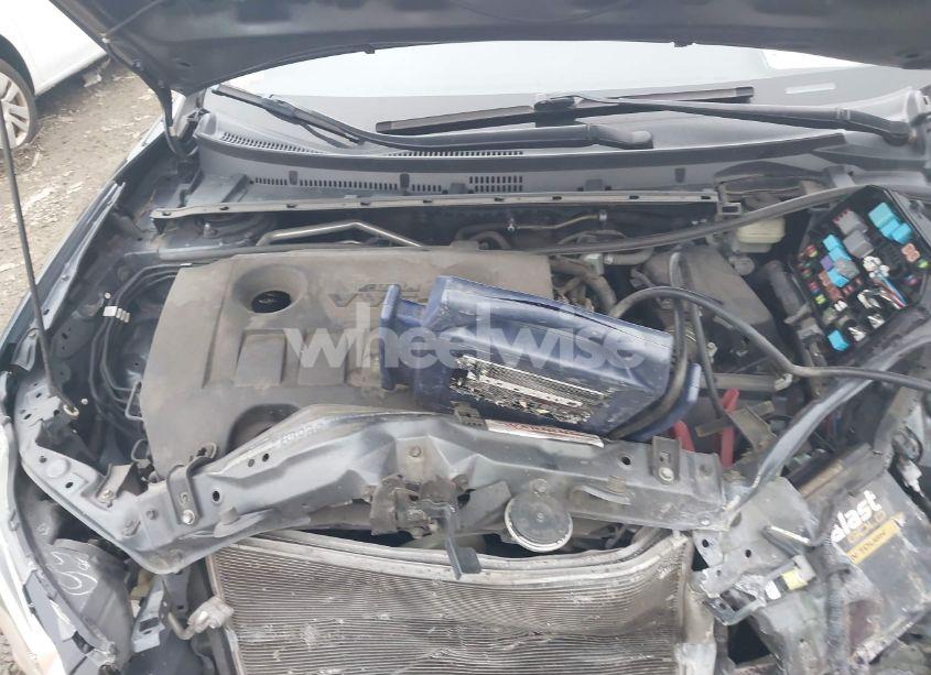 Photo 10 of 2015 Toyota Corolla LE (VIN 2T1BURHEXFC407291)