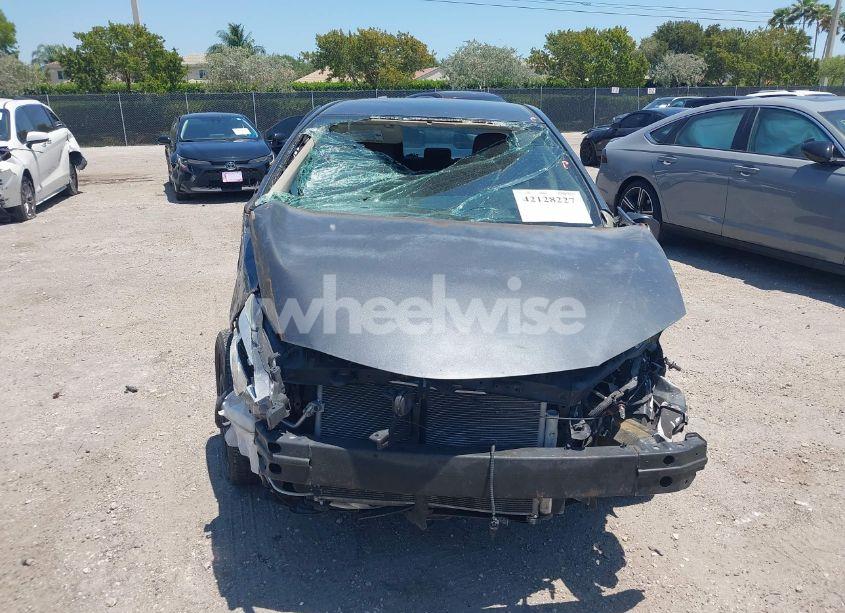 Photo 13 of 2015 Toyota Corolla LE (VIN 2T1BURHEXFC449900)