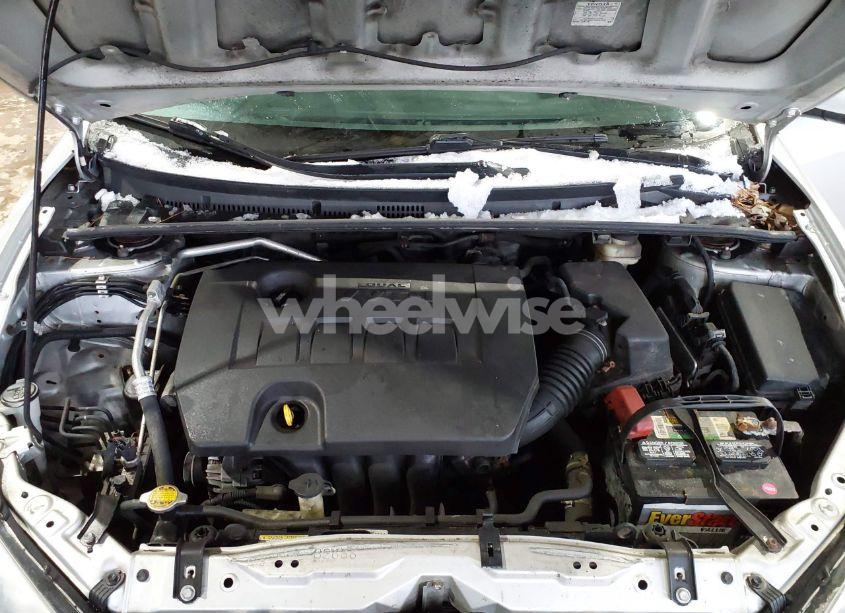 Photo 10 of 2015 Toyota Corolla S PLUS (VIN 2T1BURHEXFC451985)