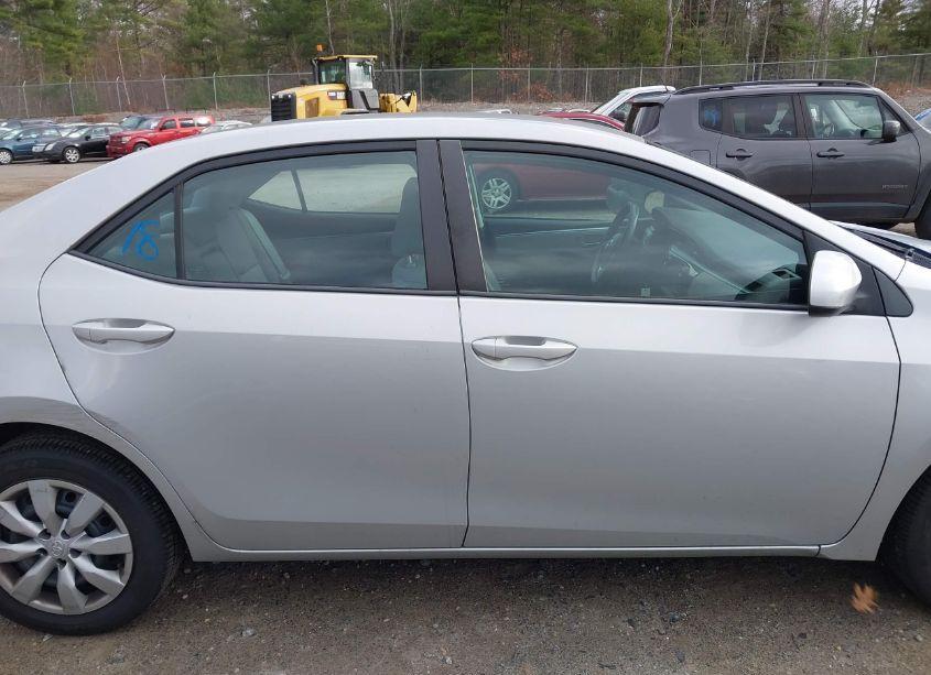 Photo 13 of 2015 Toyota Corolla LE (VIN 2T1BURHEXFC475123)